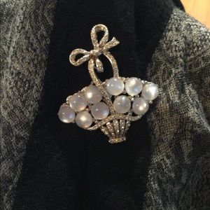 CORO PEGASUS RHINESTONE BASKET BROOCH CIRCA 1941